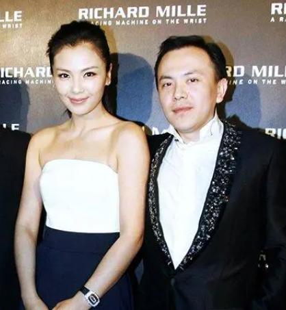 韩雪曝娱乐圈某女明星黑料,_刘涛贤妻形象争议_刘涛黑历史曝光