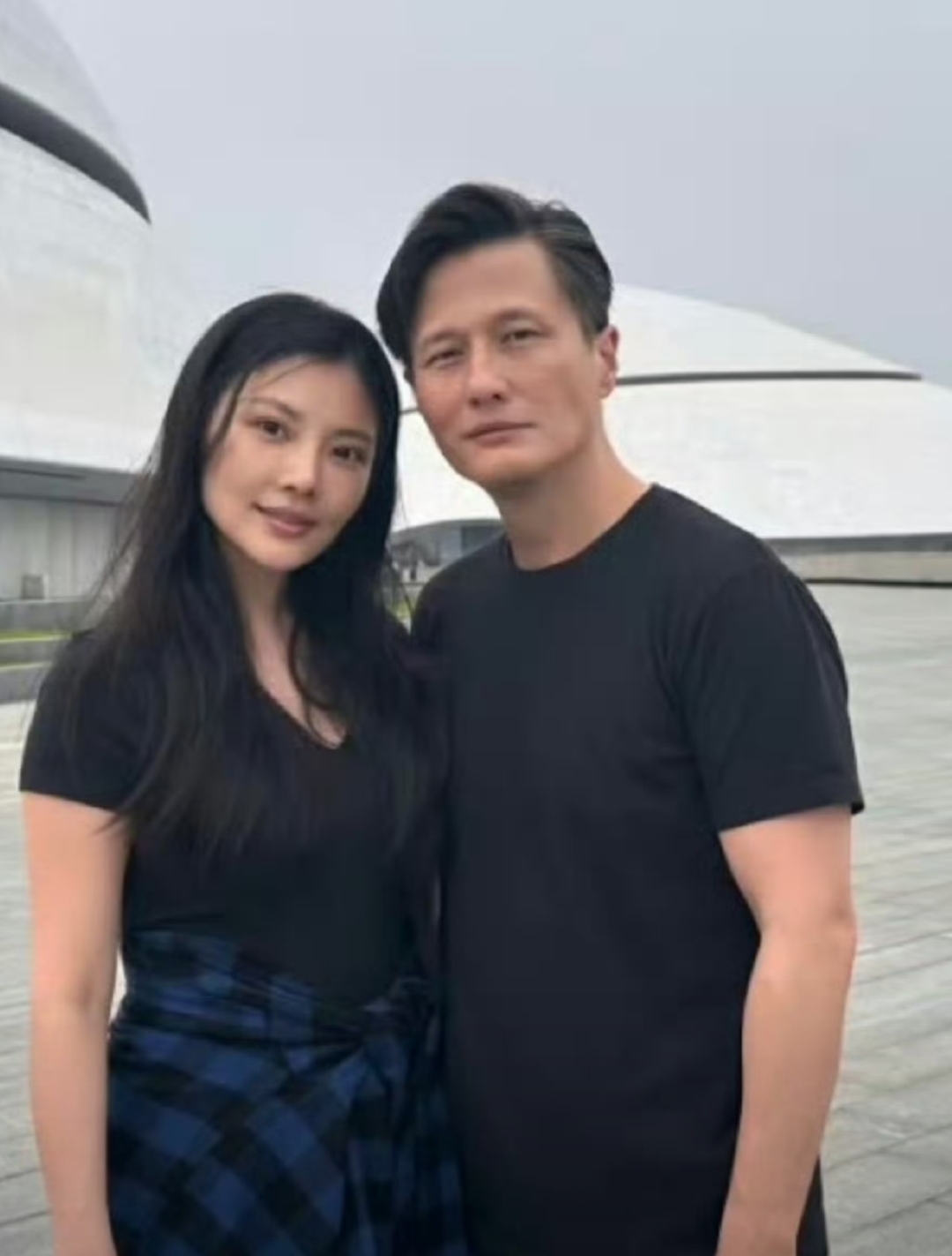 海外知名作者债务争议_娱乐圈情感路透_51黑料网吃瓜不打烊,